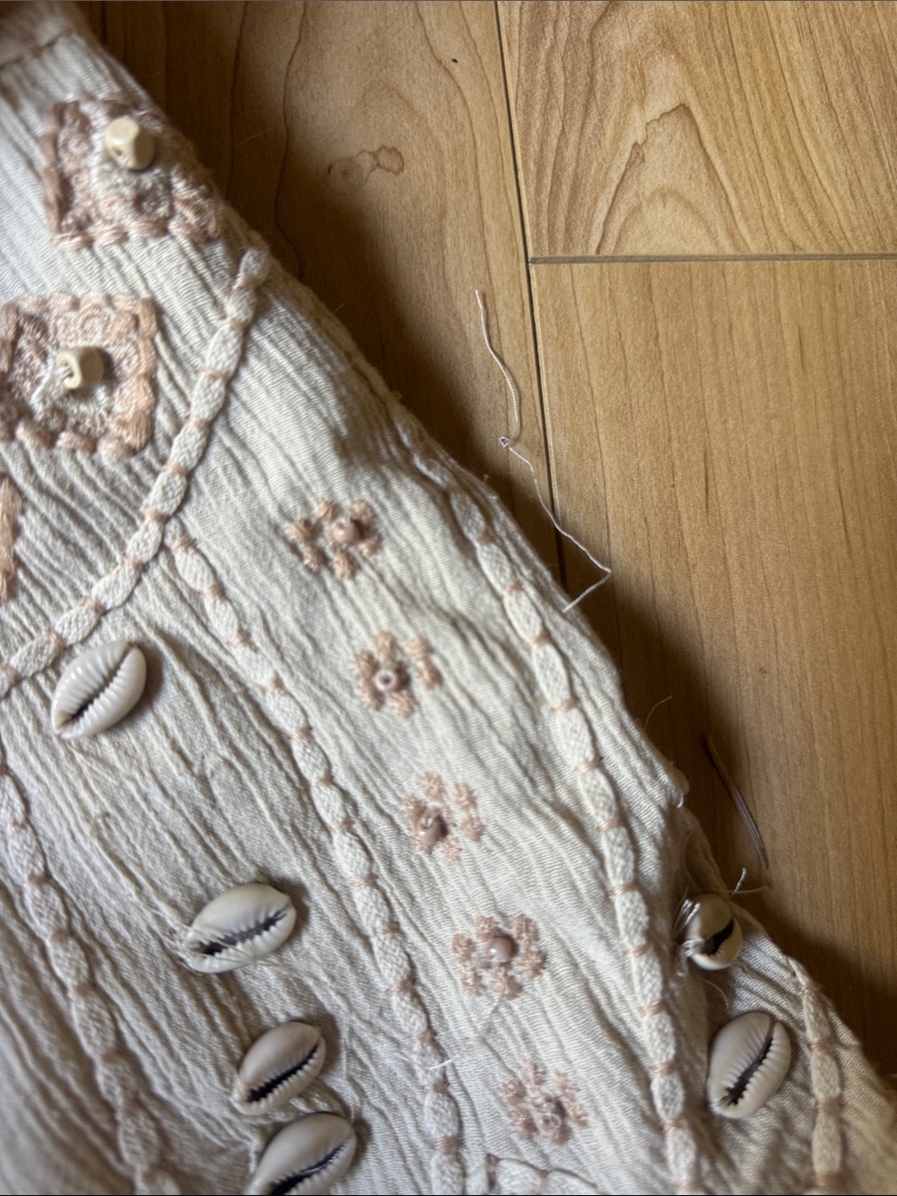 Zara Cream Embroidered Mini Skirt with Shell & Bead Details - Picture 4 of 6